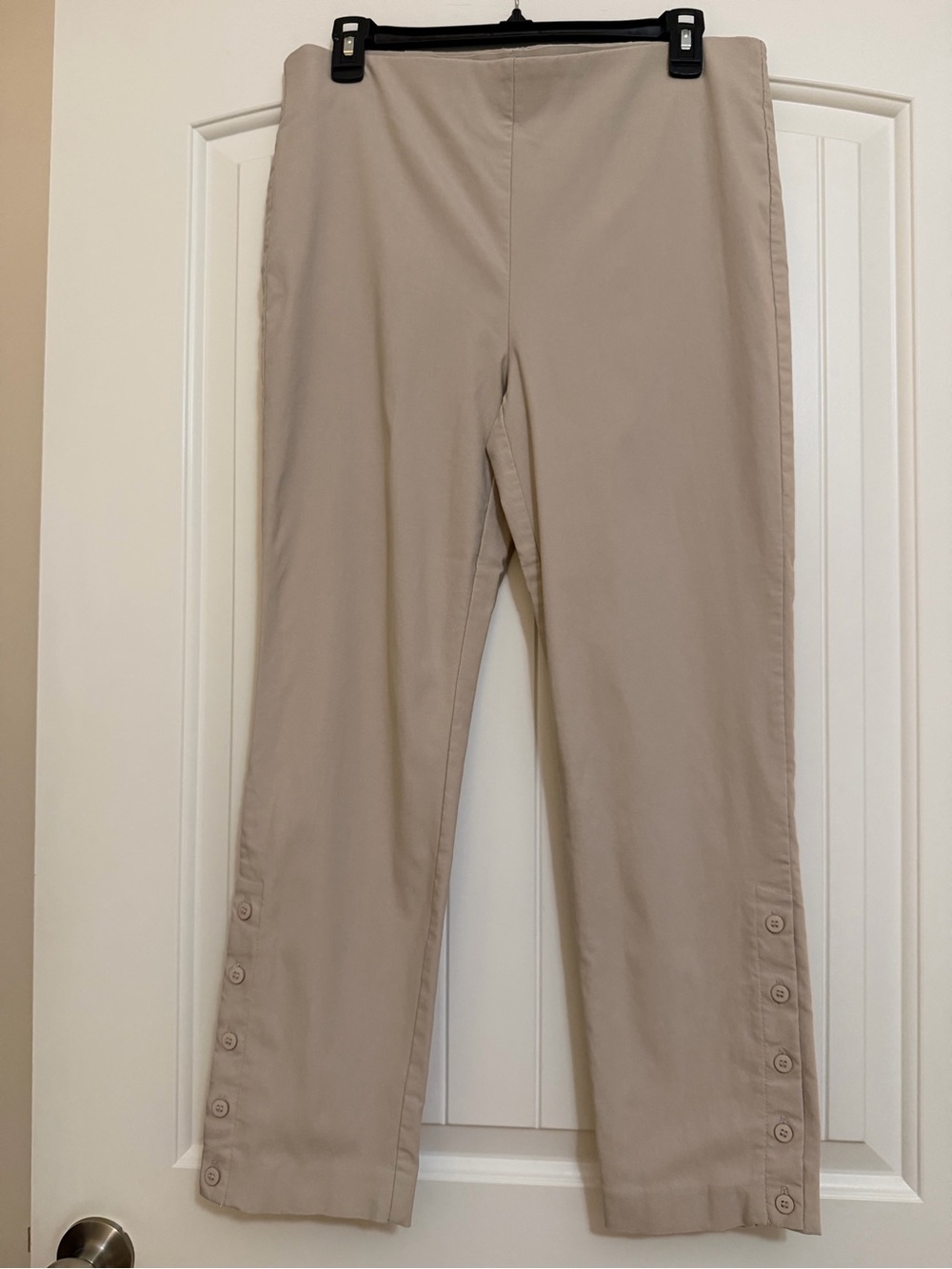 Chico's Button Hem Tan Pull-On Stretch Pants Sz 1.5R (10R)